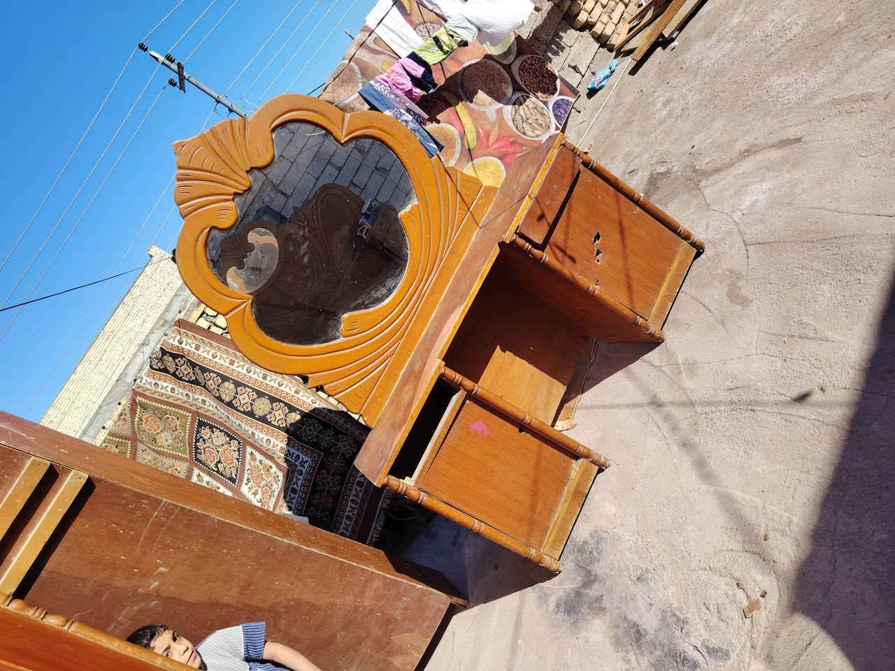 يا الله غرفه للبيع تسقام صاج ثقيل غرفه بها ناقص بسيطه يرادلها تركيه للبيع السعر ٣٥٠الف ***********
