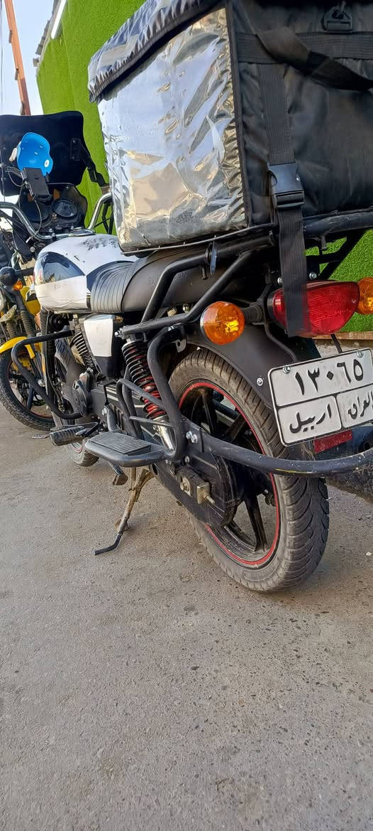 سلام عليكم دايوان كلاسيك موديل2025 دراجه محرك 150 ما نقصه شي دراجه كاملة  تزويده لايتات زنون او جامه اماميه او جاملغ حديد مال جبلي او جاملغ مالته موجود سعر 2600 او بيه مجال حك جيه رقم اربيل باسم شركه بعده أي ستفسار تصل ***********
