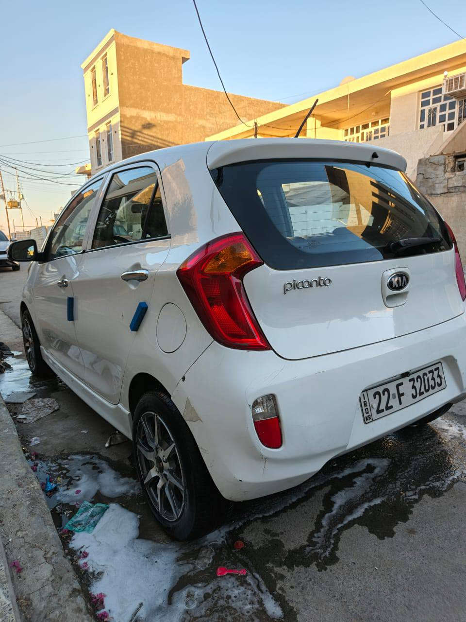 السلام عليكم بيكانتو خليجي
2013  بيها باب صبغ وبارد بسيط بل جاملغ 

سونار موجود موضح 

4 سلندر 

4 جام كهرباء 

السياره رقم اربيل 

مكانها بغداد الطالبيه 
السعر 82

***********
