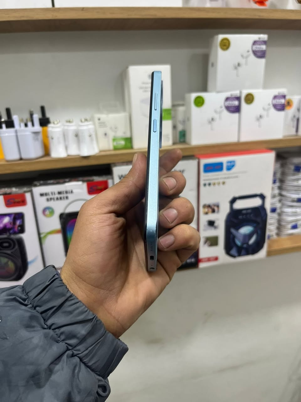 للبيع
انفنكس سمارت 8 برو
ذاكرا ٢٥٦
المعالج 6GB
بطاريه 5000
مبدل شاشه اصليه 
سعرا ٧٥ الف بي مجال 
اي استفسار. اتصال عال رقم او مراسله الصفحه 
***********
