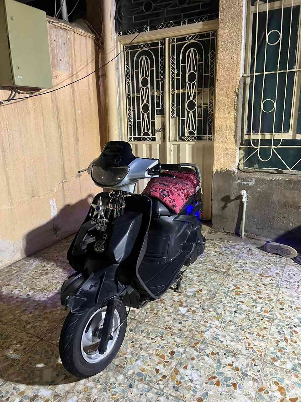 السلام عليكم فراشه للبيع كهربائيات كامله هندر واحد تشتغل دراجه نضيفه شلعه ومعدل السعر٤٥٠وبيها مجال تواصل خاص او هاذه رقمي واتساب***********
