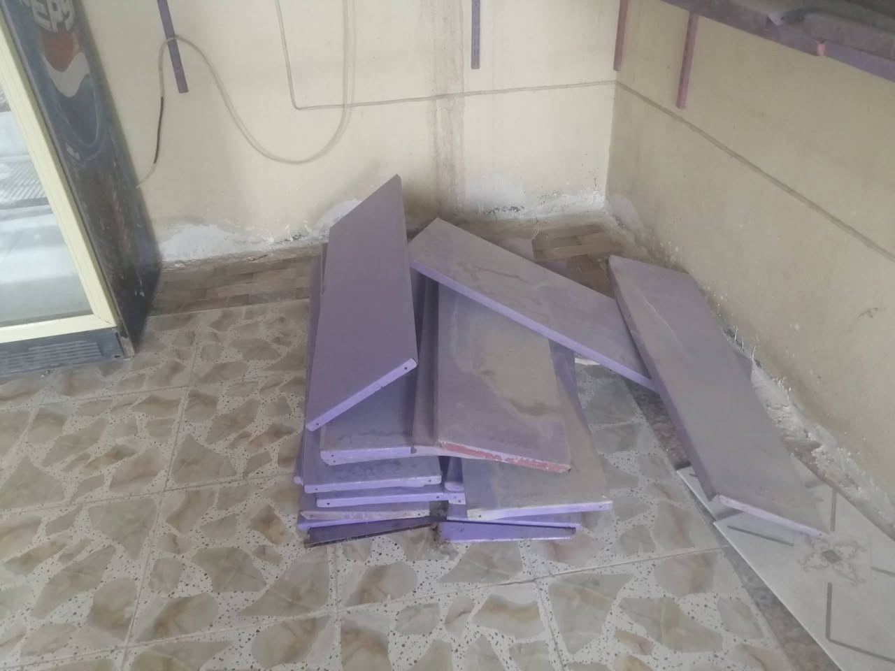 رفوف للبيع العنوان شهربان الهارونية ***********
