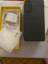 تلفون بوكو 7xبرو ذكره 512بعده بالضمان مشحون 91 مره فقط  ملحقات كاملة  ...