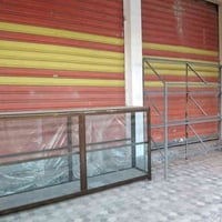 ميز مدرج • عارضة • موصل الايسر