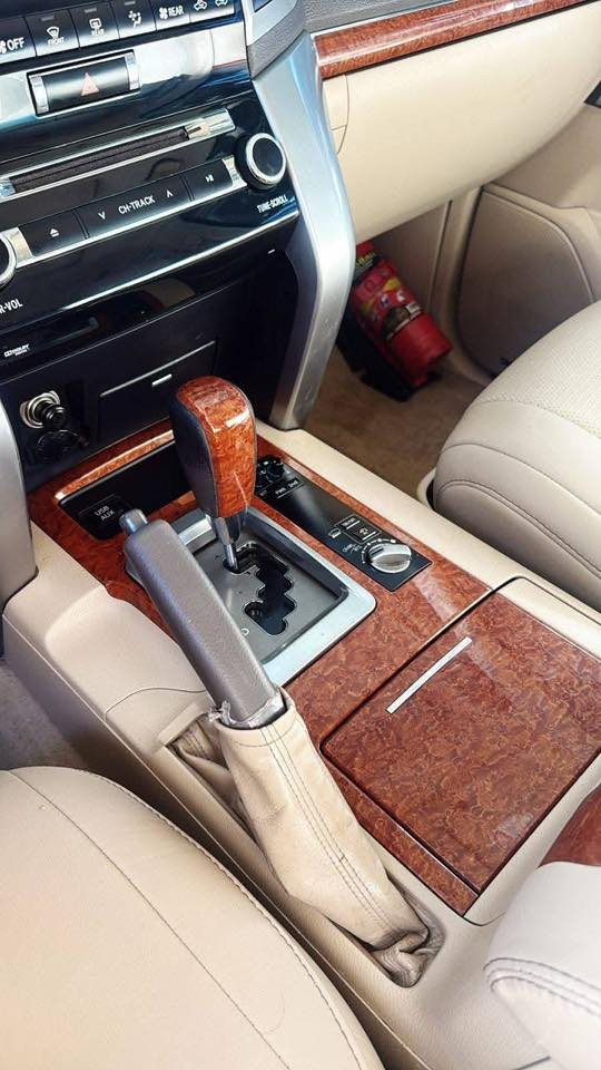 السلام عليكم
للبيع موديل 13 فكسار كشن تدفئ تبريد  من جهتين 3 وضعيات فول الفول جديدة لوك vxr 4600

ماشية 153 حقيقي شرط فحص سيارة كلين ونطافتها فول باسمي سنويه جديد كامل مكملة بيها بارد مكانين جدا بسيطات ولا مبين 

سعر 36 رجآ مو شراي لا يخابر ويتعبني شبيها ومابيها تريد تشوفها مكانها زيونه سعر من اخير 

 ***********
