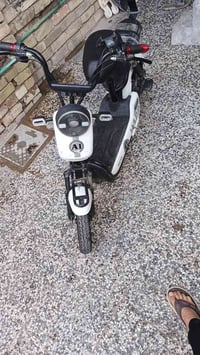 دراجه شحن🔋⚡للبيع الدراجه حلوه ونضيفه كهربائياتها شغاله🔋🔌أربع نمر بدون ...