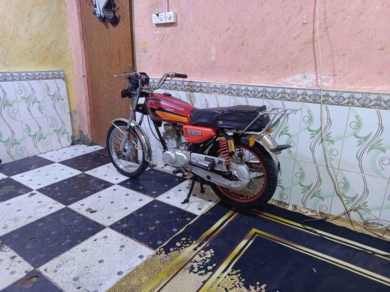 السلام عليكم دراجه للبيع مكاني بصره القبله اصولي اوراق الموديل 2011 السعر 700 ♥️***********
