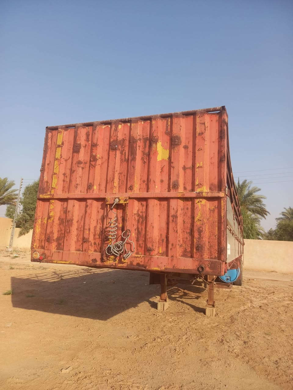 عربانه للبيع اوربيه محدده طول ١٣ و٦٠ ثلاث محاور دناكير ١٤ مربع الارضيه مفروشه بليت ابو ٣ السعر ٥٥ ورقه مكانه الرمادي للاستفسار الاتصال ***********  :  ***********
