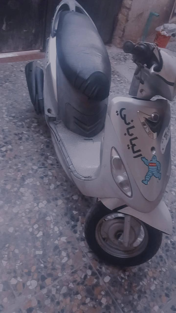 السلام عليكم دراجه منغولي دراجه حلوه وخير من الله  دراجه معوزه بس باتري شغاله هندر سعر ٤٥٠ وبيه مجال حك جيه 
***********
