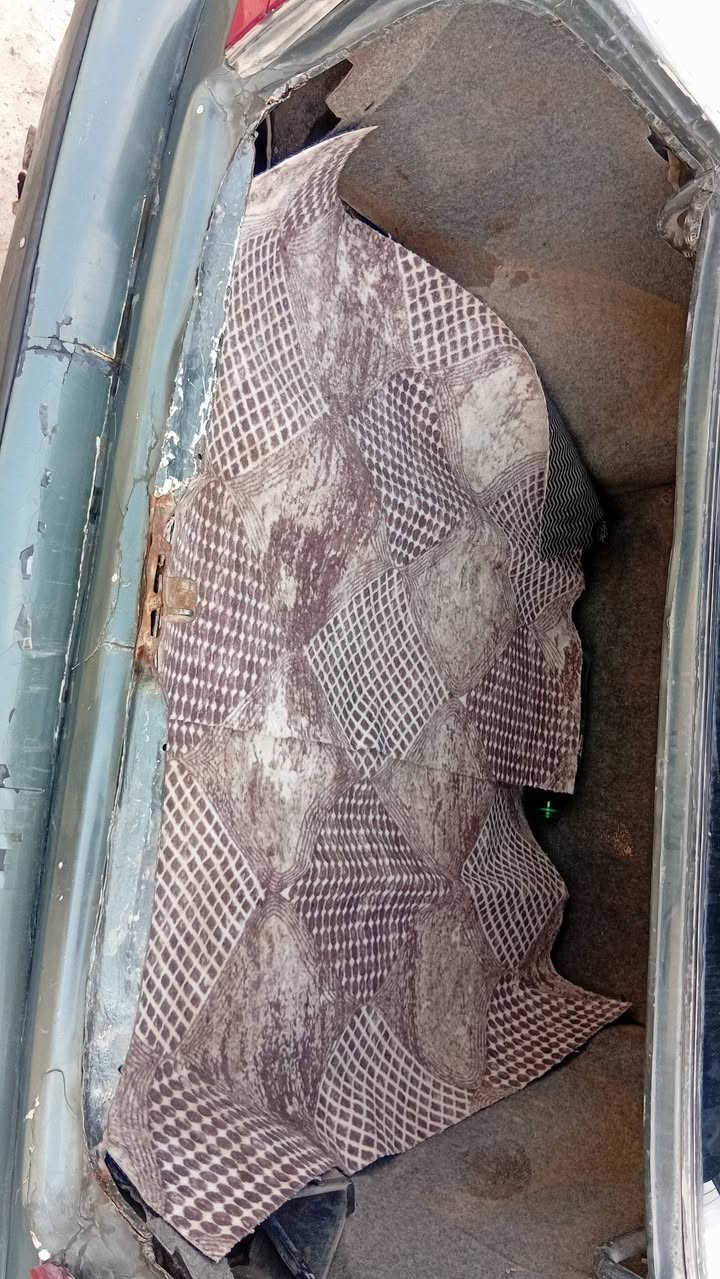 السلام عليكم. مثل ما موضح بالصوره وين عشاق البي ام.  ٥٢٥.  يحتاجله  تعمير دعاميات  صبغ  شرط محرك كير. اووووفر. و فتحه بيه بالسقف   تايرات ٨٠ بالميه.    السعر ٥٥ بيه مجال. ***********
