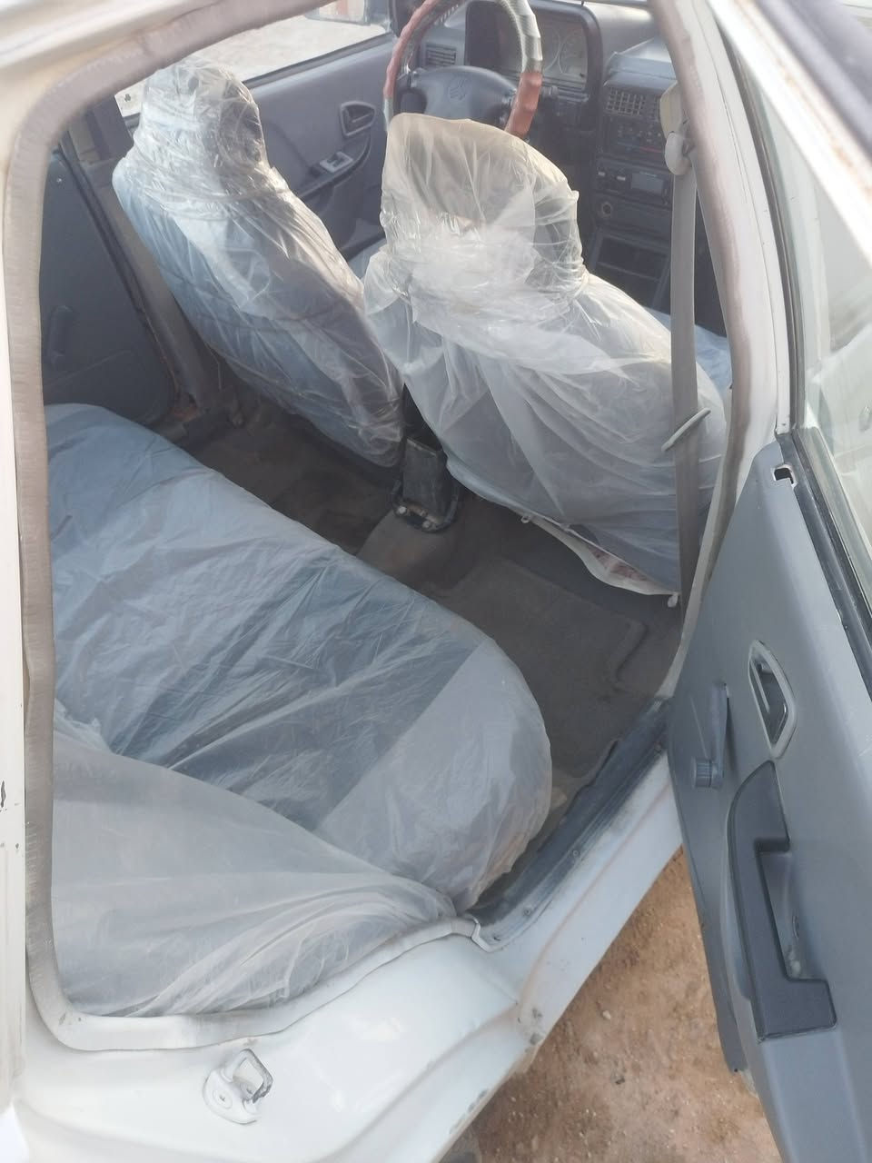 سلام عليكم سايبه خصوصي رقم قادسيه لون ابيض موديل 11 ماعليها اي غرامه سياره جاهزه مكان نجف كوفه سعر 28بيه مجال او مراوس وهاذه رقمي ***********
