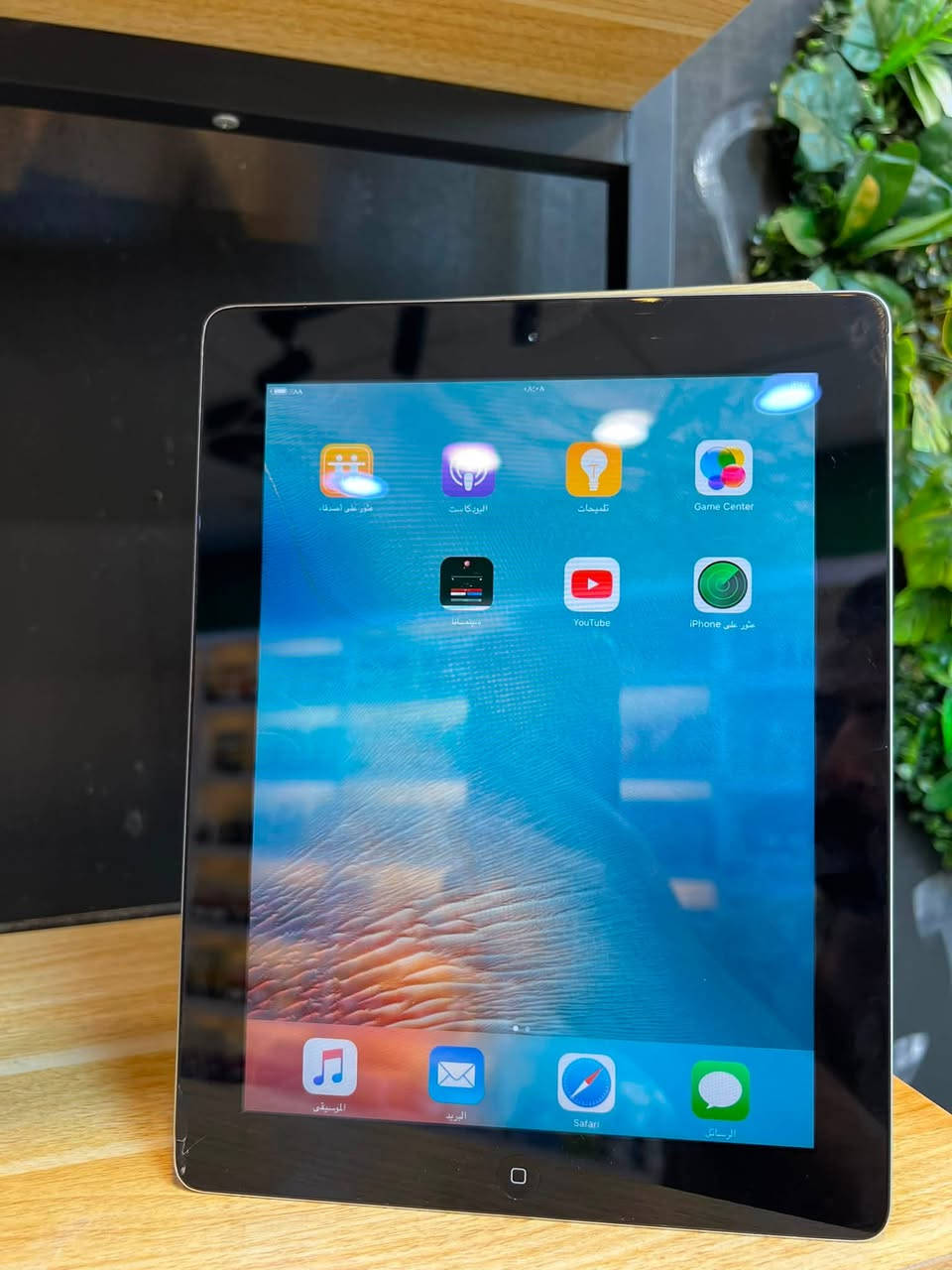 سلام عليكم 
iPad 2 

📱 الشاشة: 9.7 إنج  
⚡ المعالج: A5 مناسب للاستخدام اليومي  
💾 الذاكرة: 16GB
🎮 مناسب للتصفح والألعاب الخفيفة  
📶 يدعم WiFi   
🔋 بطارية قوية 6930 mA انسى الشحن 
📸 كاميرا أمامية وخلفية  

💰 السعر 25 الف 

سيدية ***********
