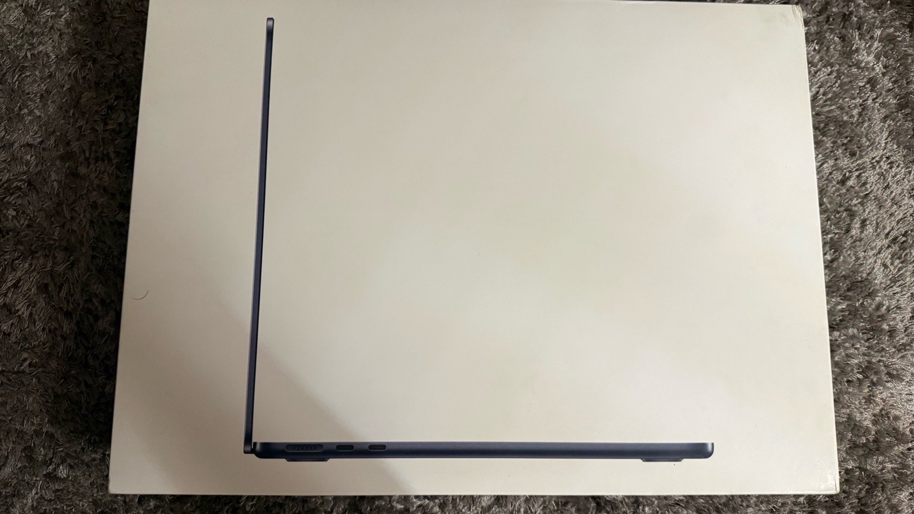 Macbook air M3
256 GB Hard
8 GB Ram
13.3 inch
Battery 98%
Cycle 70 
شرق اوسط كامل ملحقات
السعر على الخاص
او على الواتساب
***********⁩⁩