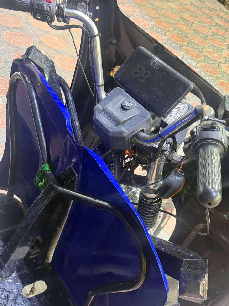 سلام عليكم ستوته للبيع شحن نظيفه ست بطاريات  بطاريات جدد سعر1250 وبيها مجال بسيط ***********
