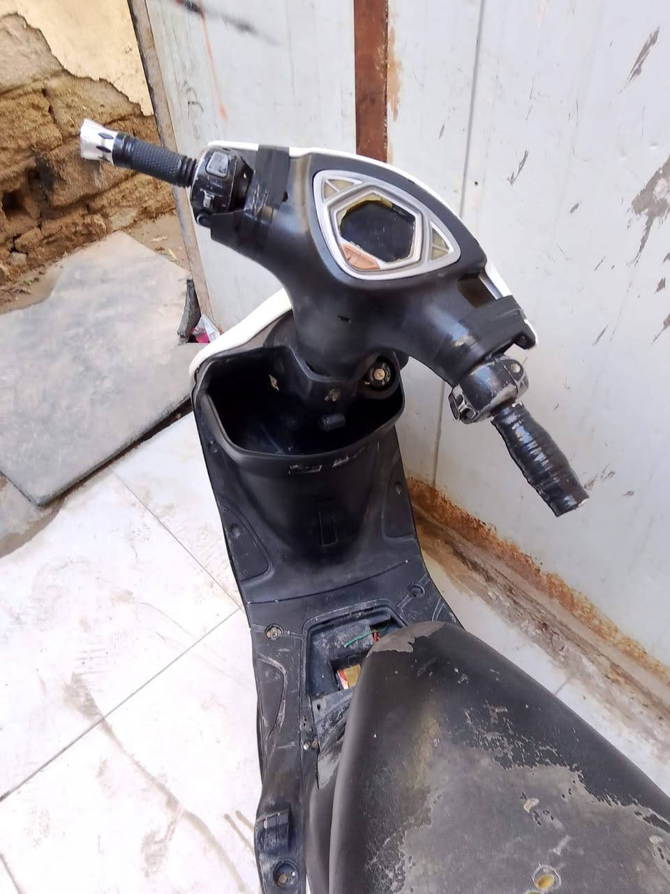 سلام عليكم عدله للبيع بيها خيط تبخير  الدراجه حلوه المكان گرنه نهيرات رقم صاحبه ‏‪***********‬‏ سعر ٣٥٠ وبيها مجال
