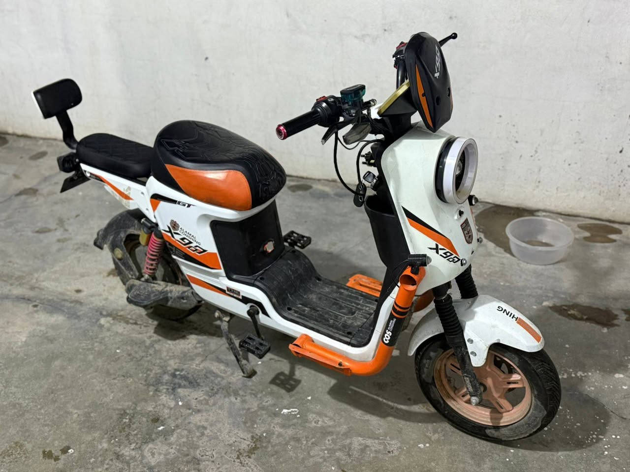 السلام عليكم 
بايسكل شحن للبيع 
X900 
موديل 2025
السرعة 109نشاط فول 
صويج بلوثوث عالي ناصي بصمه 
السعر 375الاف وبي مجال قليل 
مكاني كركوك قادسية الأولى قرب محطه الطاهر 
رقم الهاتف ***********
5بطاريات دبل بشرط
