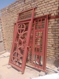 باب ٢٫٣٥×١٢٠ • شباك ٢×١٫٨٥ • واسط حي