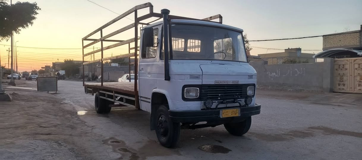 سلام عليكم سياره مارسدس خرسه للبيع رقم نينوى تخم تاير حداديه جديده كهربائيّات كله  دوشمه جديده مكينه صلاح الدين لا بخار ولا تنقيص كير اكسن فرين دكسن مكفولات سياره جاهزه واسط الكوت شراي يتصل مكلف بل نشر مكلف بل نشر ***********
