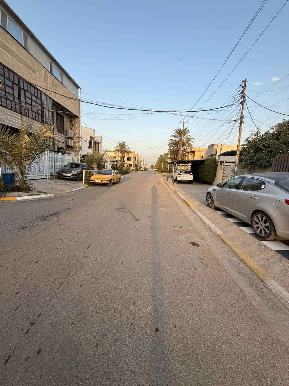 دار. للبيع. التقطيع. حسب طلب. مساحه 600 متر.

في منطقة الاطباء. قرب منطقة عامريه في حي الجهاد 

واجه. 20 متر.  ونزال. 30

على شارع 15 متر.  موقع. مميز. في منطقة الاطباء

لاستفسار

سيف ابو يزن 

***********

مراجعه مكتب السلام الهندسي مجاور الجمعيه الاستهلاكيه مقابل اسواق السفير الضباط شارع العام حي الجهاد
