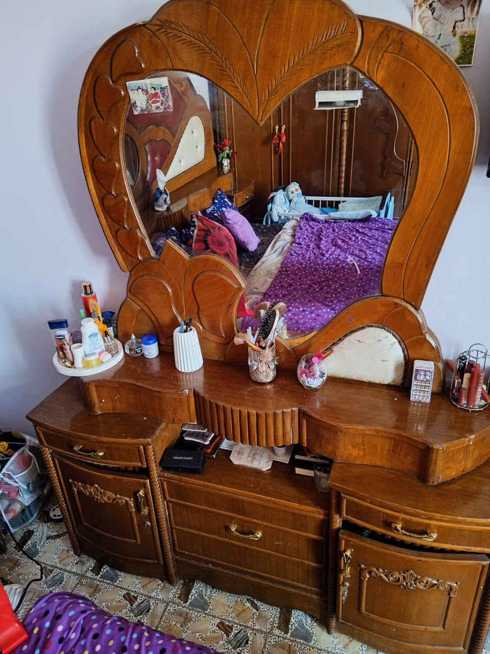 السلام عليكم غرفه للبيع طابقين 6 بيبان تسكام السعر مليون وبيها مجال للشراي للاستفسار اتصال علئ هاذه الرقم ***********
