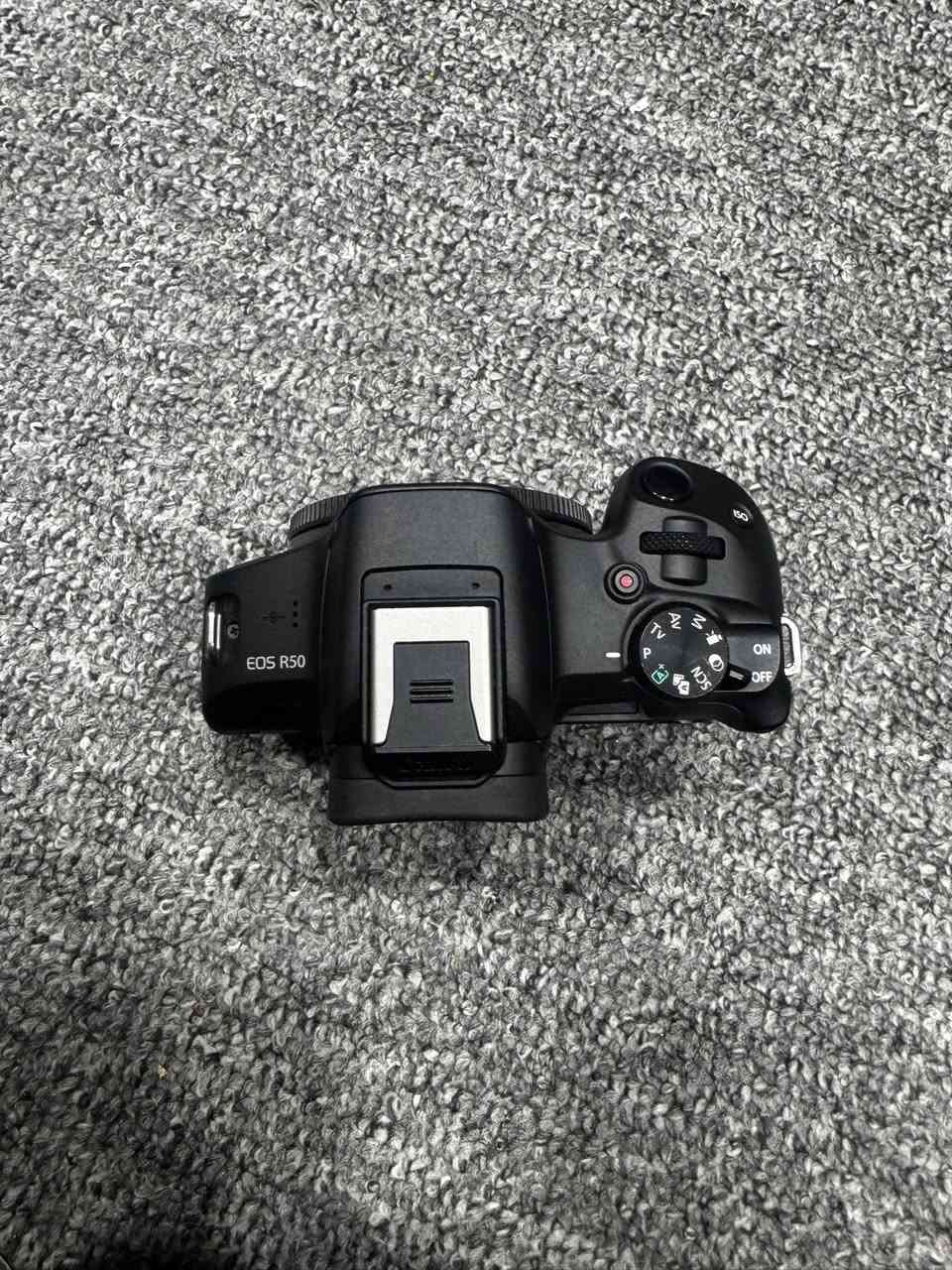 السلام عليكم كأمره كانون R50للبيع
وياها جنطه +بطاريات عدد  ٢ +حزام +مايك مالتها يجي وياها كامل ملحقات +ادبتر تكدر تخلي العدسات مال كانون القديمه عليها +عدسه كانون ٧٥_٣٠٠ فتحة عدسه 

3.5f - 5.6f

    المكان بغداد الشعله 

السعر خاص أو الاتصال على الرقم ***********
