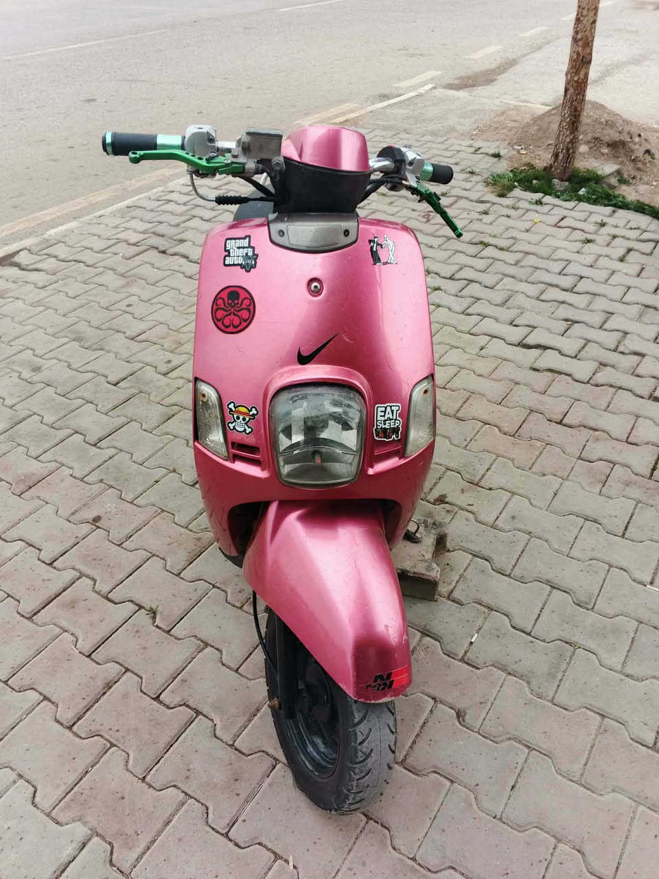 ماكس بوليس كفرات بلاد مختم سواد + اللون صلنصه بلاديه مختمه بيها من الكلوب زنون مال تاهو دراجه كامله مكمله سعرها ٦٠٠ وبيها مجال مكاني شهربان جزيره تواصل خاص او عبر الرقم ***********
