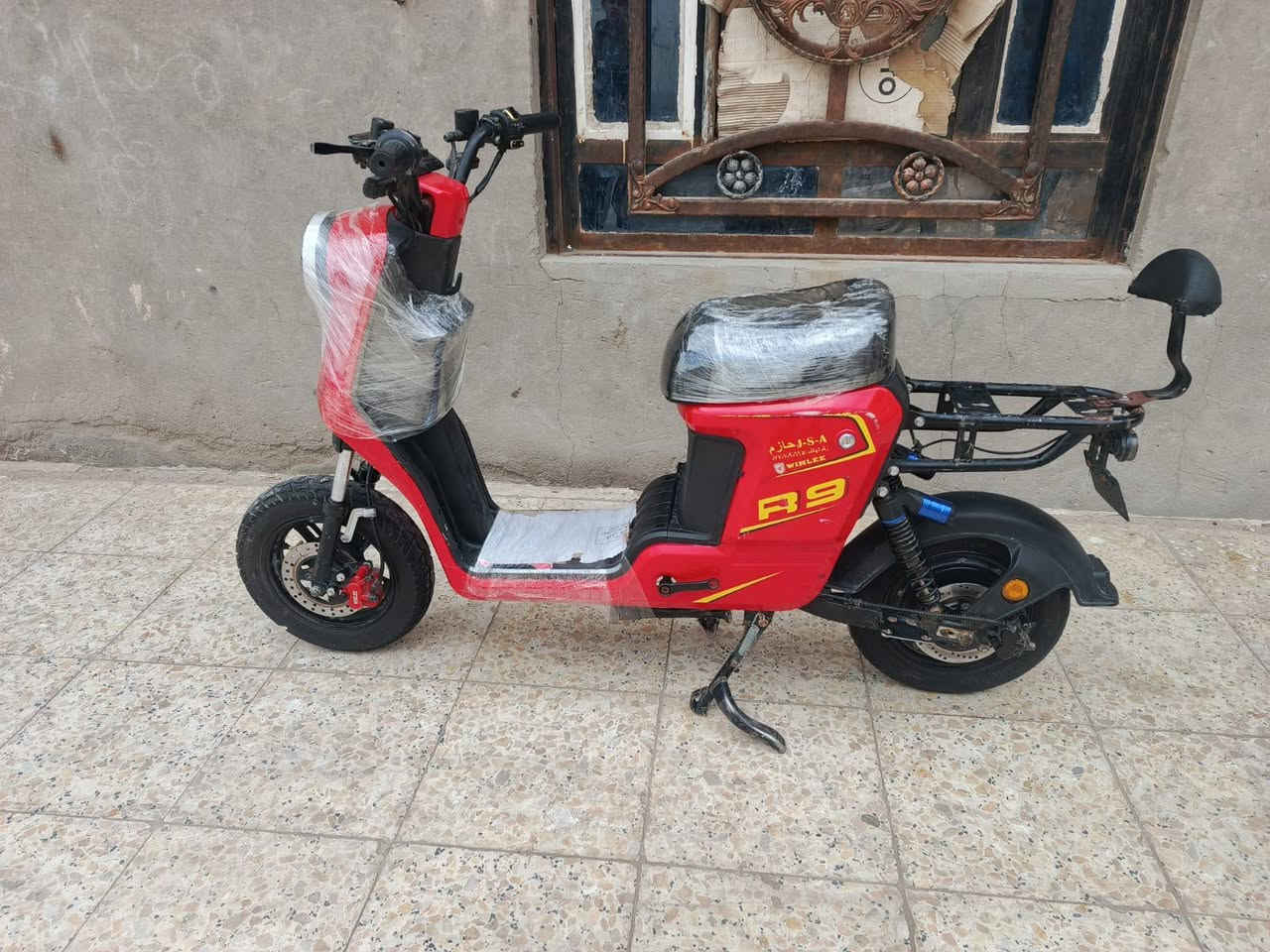 سلام عليكم دراجه شحن للبيع نضيفه مديل 25 بطارياته جديده بطاريات 32 امبير جدد شرط الفحص    الدراجه كله شغاله السعر 325مكاني بصره الطويسه قرب فلكت العروسه
