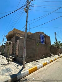 ١٢٥م • غرفتين • ركن على شارعين