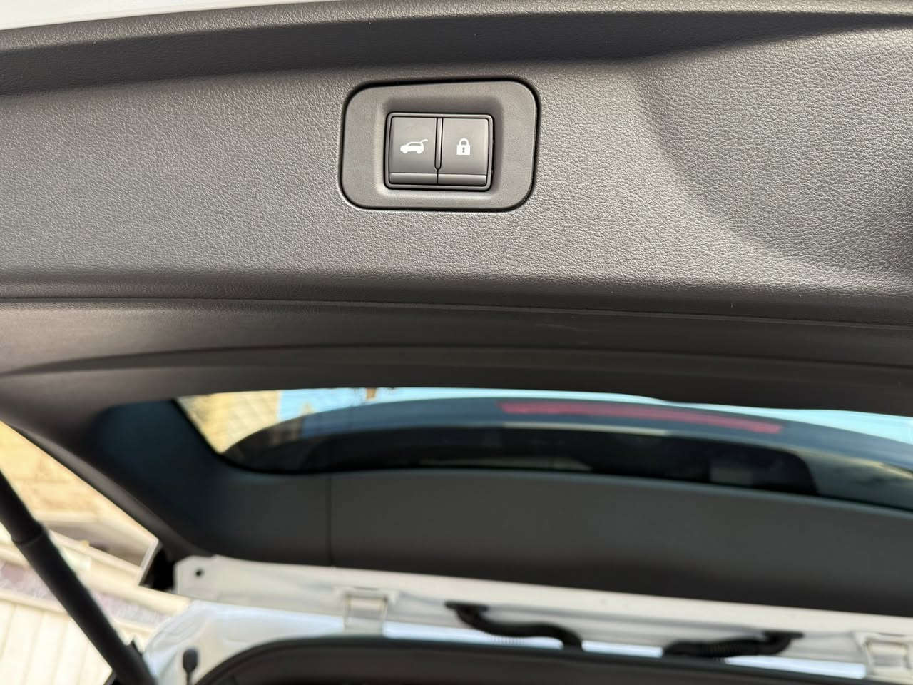 السلام عليكم
للبيع نيسان باترول 2025  ضمان شركه السور فئه بلاتينيوم اعلى فئه محرك 3.8 تنفس طبيعي ماشيه 3 الف اخت الزيرو مغلفه bbf بالكامل رقم اربيل بسمي السياره مضلله وبيهه سنويه يالتضليل مواصفات اعلى فئه شنو البالك بيهه كشنات مساج كهرباء تدفئه تبريد كشن خزن ميموري داخل احمر واسود دتاشو مرايه تعتيم وبيه هواي بيهه مواصفات السياره غنيه عن التعريف وراقيه بمعنى الكلمه للستفسار الاتصال *********** مكاني بغداد الجديدة حي المعلمين للبيع او الامراوس حسب القناعه
