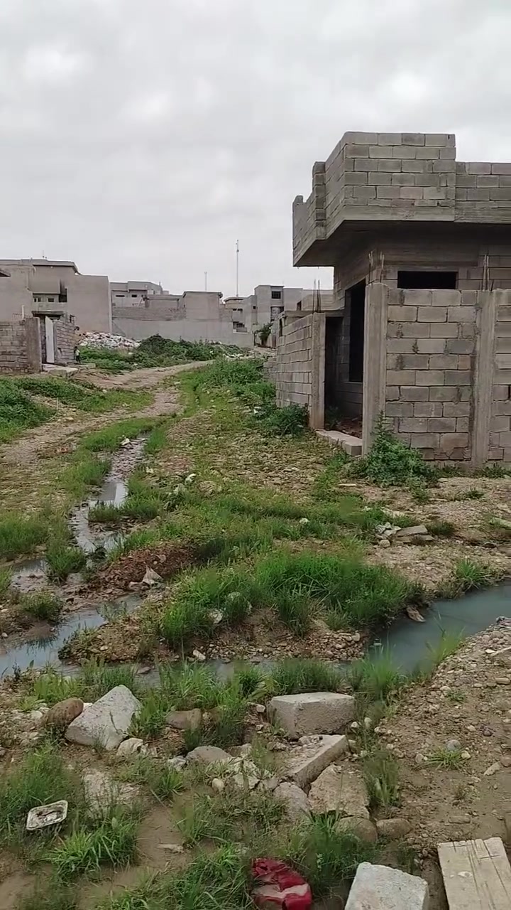 بيت للبيع في حي القوسيات مدخل أسواق أبوعلي قرب مدرسة غصن الزيتون غرفتين وصاله ومطبخ وحمام تولايت داخل خارج مي كهرب وصل بلدية السعر 47بي مجال *********** /***********
