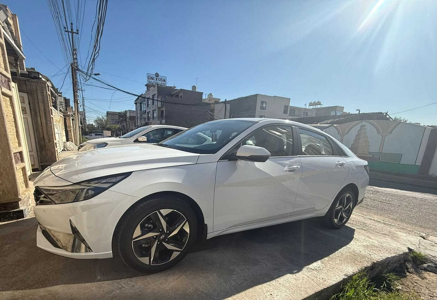 سلام عليكم شباب الانترا مديل ٢٠٢٢ بغداد ماشيه 65الف باسمي كوري اصلي فول مواصفات
محرك ٢٠٠٠دوش سياره جديده بيه فقد بارد شبر جوه القبق البانزين  وطخه ثانيه بل هلال ثلاث اصابع موضح بل صور والباقي مكفول مناقصه اي شي السياره السعر 165وبيها  مجال بسيط 

العنوان بغداد السيديه قرب جامعه الشعب 

الهاتف / ***********
