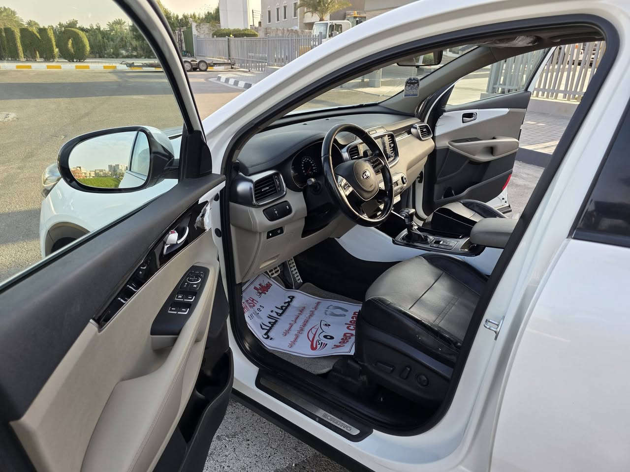 سورينتو خليجي للبيع 2019 فول مواصفات 1/1
ماشيه 122km
مكفوله من كير ومحرك وتبريد وكشر ماعده بارد بلجاملغ الخلفي وممبين مصلحه درجه اولى 
المواصفات 
7 راكب 
كشنات كهربائيه وجلد والاماميات حار وبارد والخلفيه حار
اربع كامرلت 
بانراما 
شحن واير ليس 
حساسات اماميه وخلفيه 
صندوك كهرباء 
تحكمات ستيرين 
مثبت سرعه 
فور ويل 
خرائط بدون انترنيت 
تبريد 3 قطع 
سايد بريك كهربائي 
دخول ذكي بصمه 
اشاير بلمري ومري كهرباء 
اناره ترحيب 
السياره فول مواصفات
رقم بغداد 
السعر 270 $ 
 الرقم ***********
العنوان بغداد
