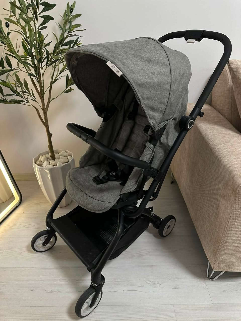 للبيع عرباية سايبكس الألمانية الأصلية
Cybex Eezy Twist
حالتها ممتازة جداً وكأنها جديدة تماماً.
خفيفة الوزن وسهلة الطي خلال ثوانٍ.
مناسبة للسفر وتُصعد إلى الطائرة 
منام وجلوس
ملحقات كاملة ذراع حماية للطفل و معها غطاء حماية من المطر واكستنشن لأقدام الطفل 
موجوده في أربيل 
السعر  120,000


**إذا كنت صاحب هذا الإعلان وتريد حذفه لأي سبب، رجاءا أرسل رسالة إلى الدعم الفني**
