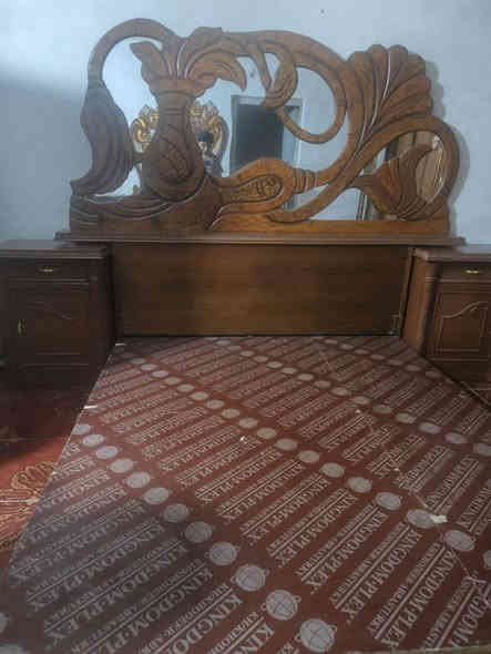 غرفه للبيع متعوب عليه هواي ومكلف بالنشر 
السعر 400 وبيه مجال للشرايه وهذه رقم صاحب الغرفه
‏‪***********‬‏ وعنده واتساب 
العنوان الحسينيه الجريخي قريب جامع الامام الحسين ع
