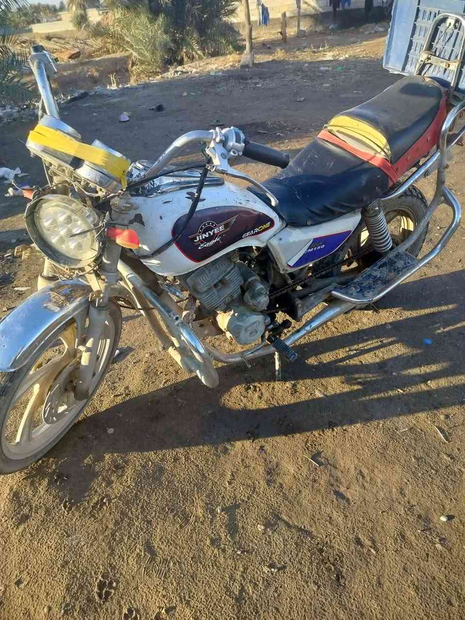 جني دبل بلك مال شغل ، تخم تاير مكينة تخبل صافية لاصوت ولا تبخير ، سلف هندر لايت كله شغال ، بس بي ملاحظة وحدة النمرة الثالثة مسحوكة وممأثرة ب200 وبي مجال مكاني كنعان ***********
