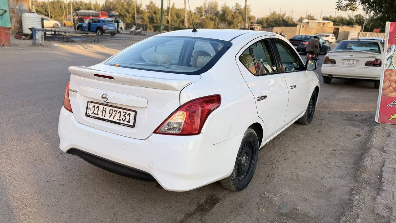 السلام عليكم سني موديل 2021 رقم بغداد الجديد باسمي هزه جديده سنويه جديده ماشيه 95 كير محرك تبريد كفاله تخم تاير حداديه جديده مكفوله من الصبغ والتبديل بيه فقط بوارد 
مكاني بغداد للتواصل 
***********
