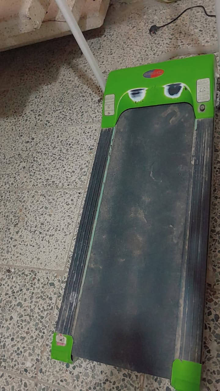 سلام عليكم جهاز جري منزلي شغال وبحالة ممتازة سعره ١٧٥ الف وبي مجال بسيط مكاني بغداد الراشدية بالقدس هاتف *********** بغداد, العراق
