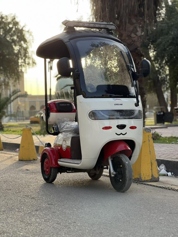 سلام عليكم شباب دراجه  تكتك ثلاث عجلات اللبيع دراجه زيرو زيرو بعدها استخدامها 12يًوم  فقط وصل شراء موجود دراجه بعدها زيرو كل غراضها كامله وجاهزه تجي وتفحص وشوف بعينك كل عيب ونقص مابيها. مواصفاتها تخبل 

الموديل 2026
بطاريات5 دبل  
النوع 3عجلات 
السرع 1.2.3
قمريه تحمي من الحر ومطر 
تشغيل عن بعد 
جهاز انذار السرقه 
بريكات 3 بل رجل وثنين بل أيد 
بلوجكتر فوق قماره 
سماعه بلتوث بيها 
شاشه تاك تعرض الكً كل عطل 
دراحه كلش نضيفه ومهتم بيها بعدها وكاله 
لونها مميز كلش 
دراجه تناسب جميع الذواق 
ماسحه اماميه ال مرايه 

سله خلفيه 
اشاير رباعيه
تايرات جوبلس 
بريكاتها بل مكان 

اي استفسار اتصال 

***********
العنوان بغداد
