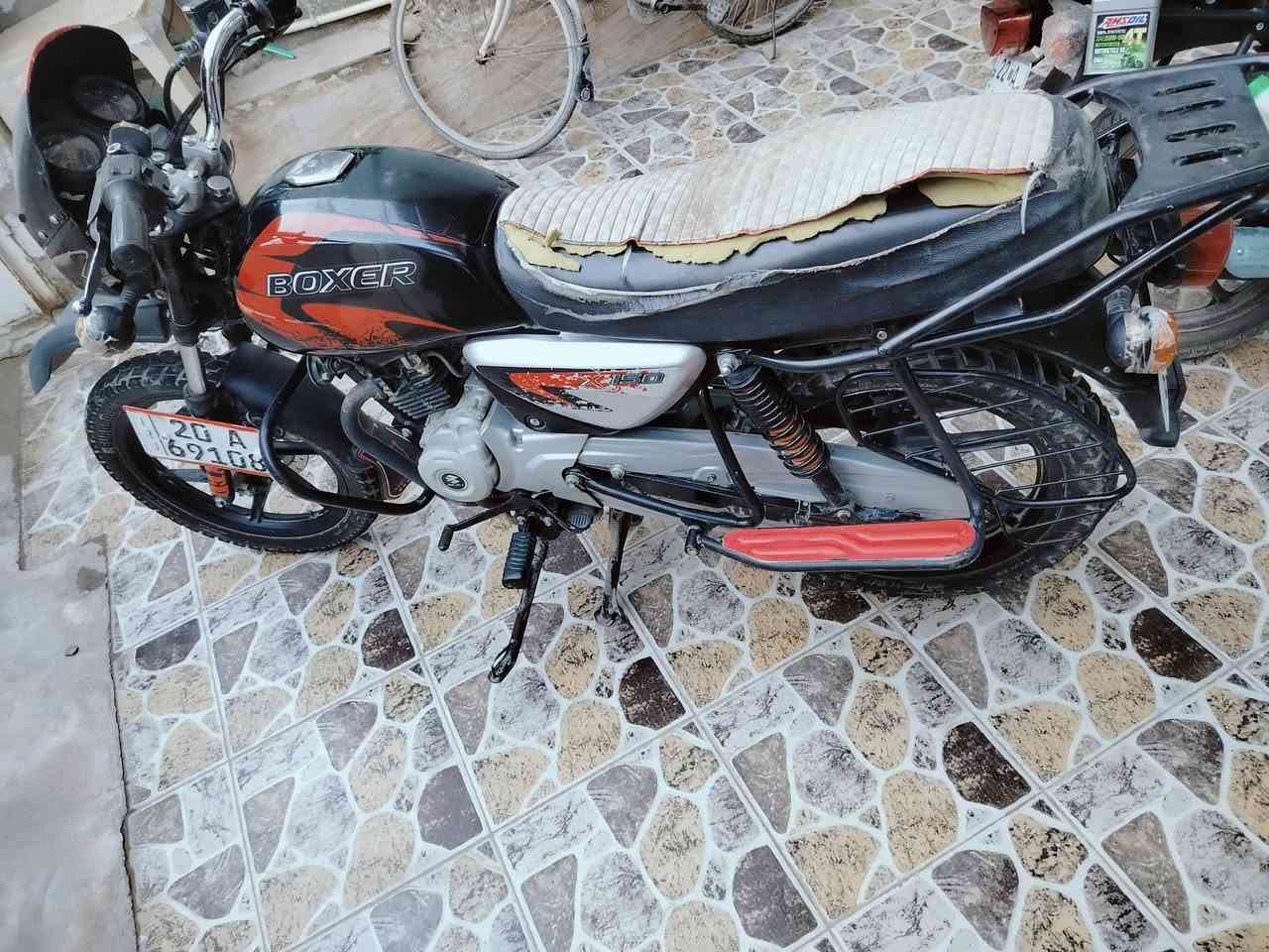 السلام عليكم
مكلف بالنشر
دراجة بوكسر للبيع موديل2020 مرقمة رقم انكليزي ديالى تحويل ثاني يوم

كاملة من كهربائيات و دبلات و محرك نشط خير من الله بس بالجديد بي خيط تبخيرة خفيف
التواصل مع صاحب الدراجة اتصال او وتساب***********
