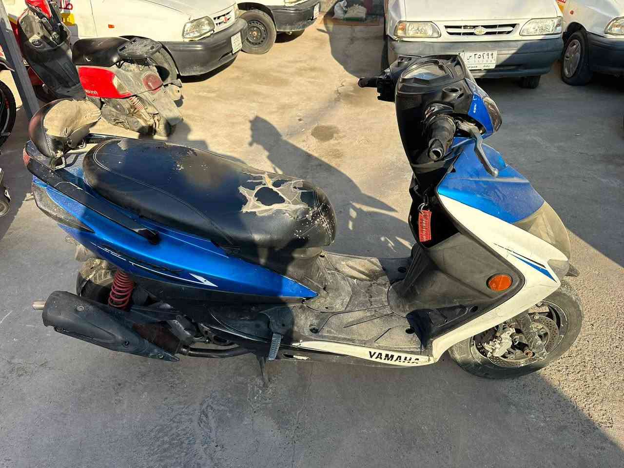 سلام عليكم سكنس لد مزود شركه من الدوام للبيت  كفاله عامه فقط الدبل الامامي تعبان شوي 
الهاتف ***********
