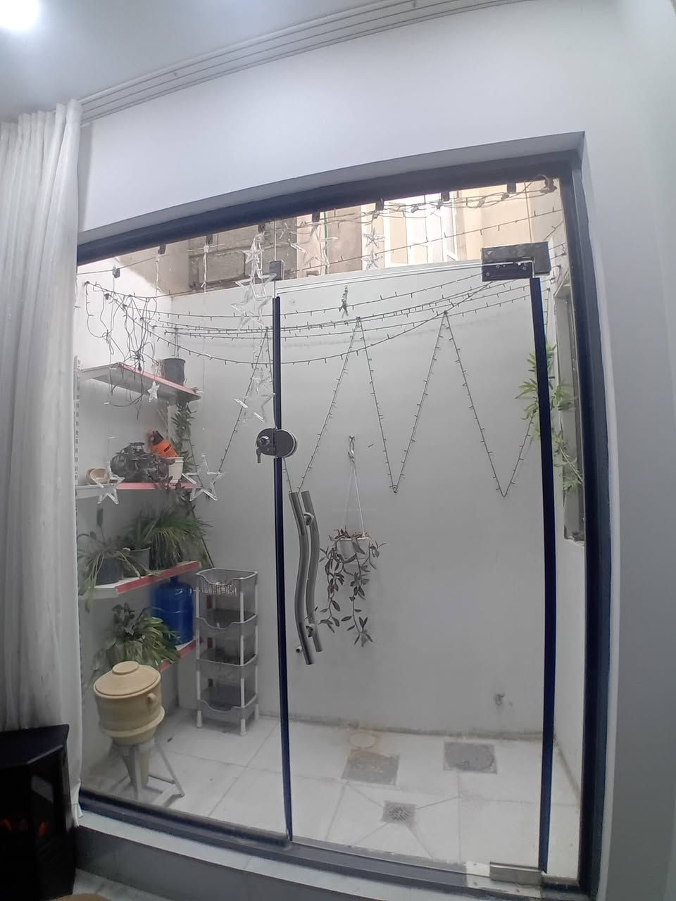 بيت للبيع في حي الدوانم المساحه 150م بناء درجه اولى حديث 2025 الشارع 12م
اربع غرف 
ثلث حمامات
صاله ومطبخ ديوانيه 
حديقه داخليه
السعر 115 وبي مجال 
*********** : فقط الشراي
