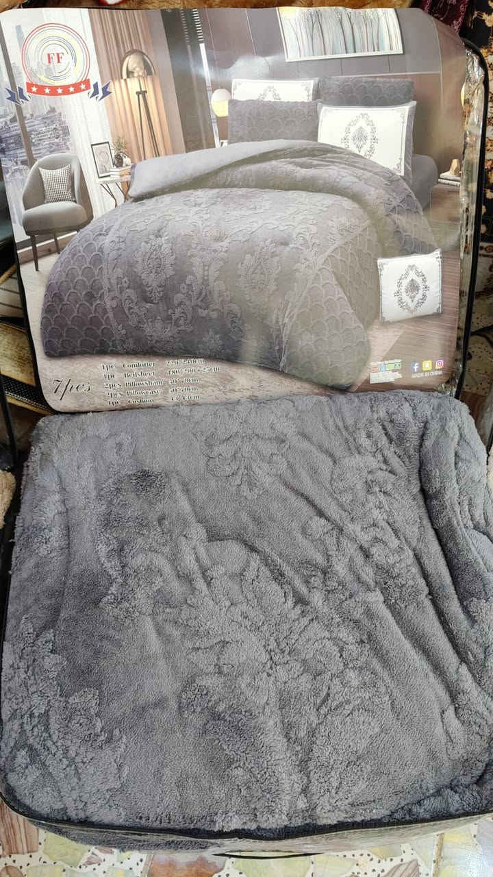 متوفر ديباج وزن 7 كيلو 7 قطع يجي نفس الي بصوره بظبططط فقط سعرر ب 47 مخمل وجهين ناعم 😍😍😍😍😍😍😍 للحجز خاص + رقم ***********
