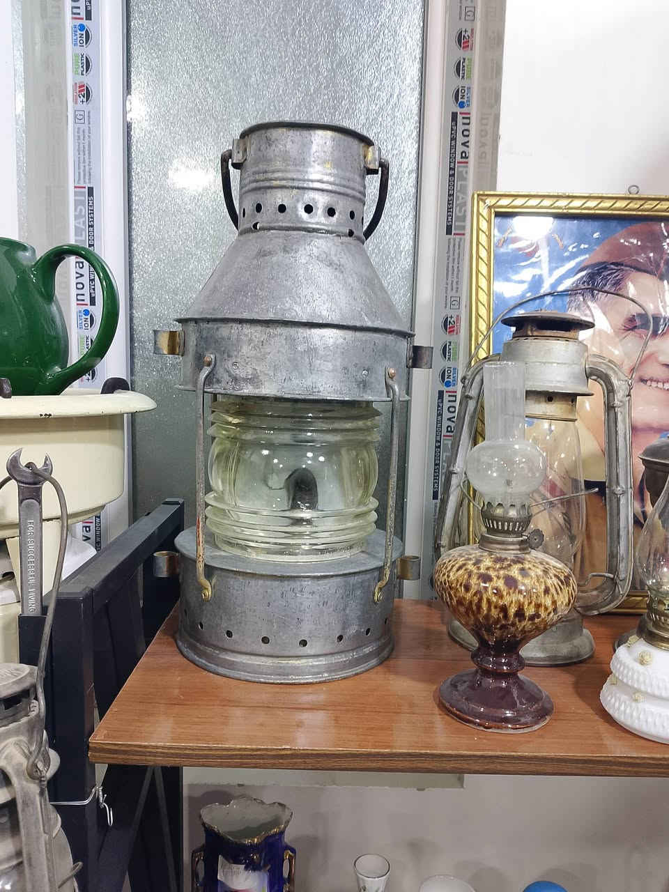 سلام عليكم فانوس أيام زمان تحفه من النوادر ارتفاعه 50 سم تواصل وات ساب ***********
