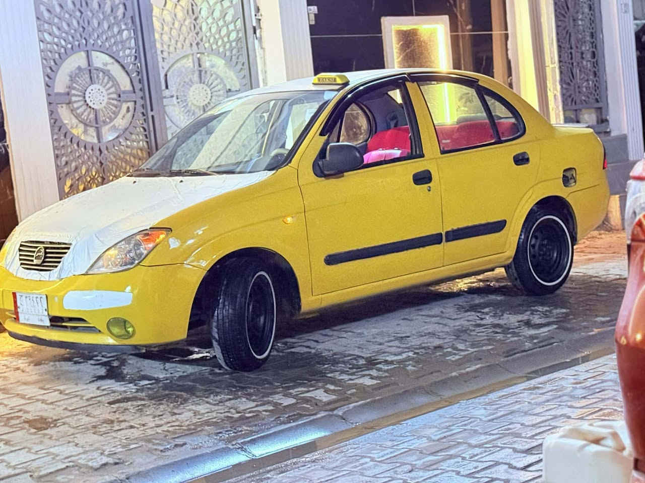 سلام عليكم سياره طيبه للبيع مديل 15 مكان بغداد منطقة الحريه سياره مكفوله كفاله عامه كير ومكينه وشاصي ولغد مكفولات سياره شوفت عينك نضيفه كلش احلى من صوره بسمي تحويل ثاني يوم السعر 43 وبيها مجال حق الجيه *********** واتساب ماسنجر
