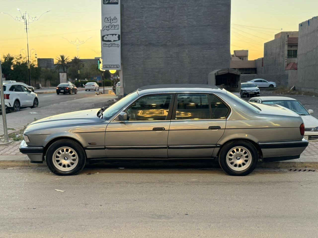 🚗 السلام عليكم للبيع فقط وبسعر مناسب 46 $
BMW موديل 1993

📍 رقم بغداد دولي – مشروع وطني
✅ سنوية وهزة جديدة بأسمنه شرط التحويل والغرامات

🔹 صبغ عام جمالية شرط بدون خياس
🔹 مكينة 6 سلندر شرط لا تبخير ولا تنقيص
🔹 كير ممتاز
🔹 تخم تايرات جديد
🔹 صدر أمامي وخلفي جديد
🔹 داخلية نظيفة كشنات جلد
🔹 كهربائيات شغالة كلها

📍 مكان السيارة: صلاح الدين – تكريت
📞 ***********
📞 *********** واتس
