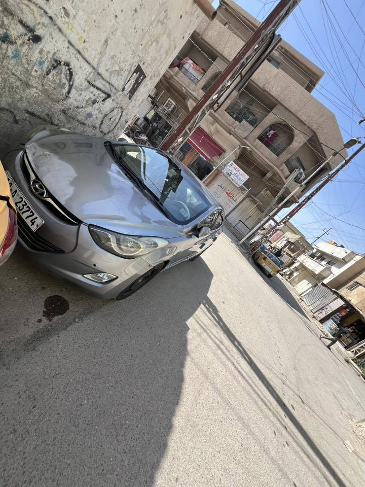 12خليجي محرك 1600دكشن عالي محرك وكير خير من الله سياره نضيفه فقط مصبوغه عام للجماليه السياره بسمي تحويل ثاني يوم تبريد ثلج🧊 السياره عليها كامله من منضومه مي ونوزلات بلكات مجاول كله اصلي شعدك مراوس بشانجان ايدو حديث راس براس ***********
