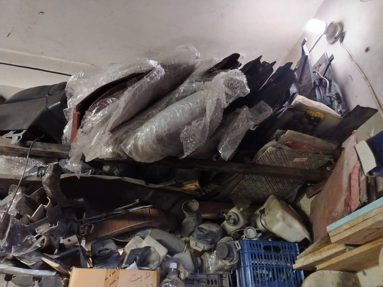 حكمت النعماني
الشيخ عمر شارع الثالث
مجمع بغداد ***********
