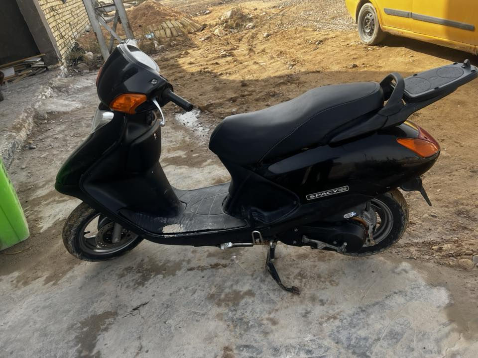 دراجه سبيسي للبيع برغي مامفتوح بيه + كفرات اصليه + كهربايات شغاله
***********
