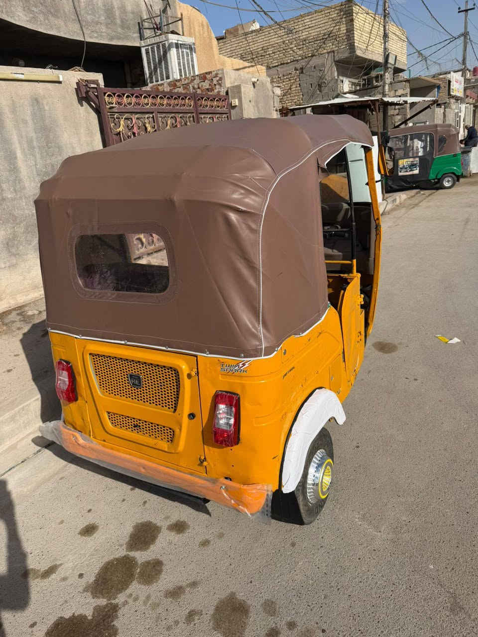 سلام عليكم تكتك موديل 22 شهر ال واحد يوم 9 الوجبه الاوله تكتك بيهة نص صفحه بارد تكتك حلوه خير من  الله رقم وسنويه بغداد مكينه اتخبل العنوان سبع قصور شارع المشروع *********** اقره لمنشور وخابرني بس عل سعر 7250 وبيه مجال
