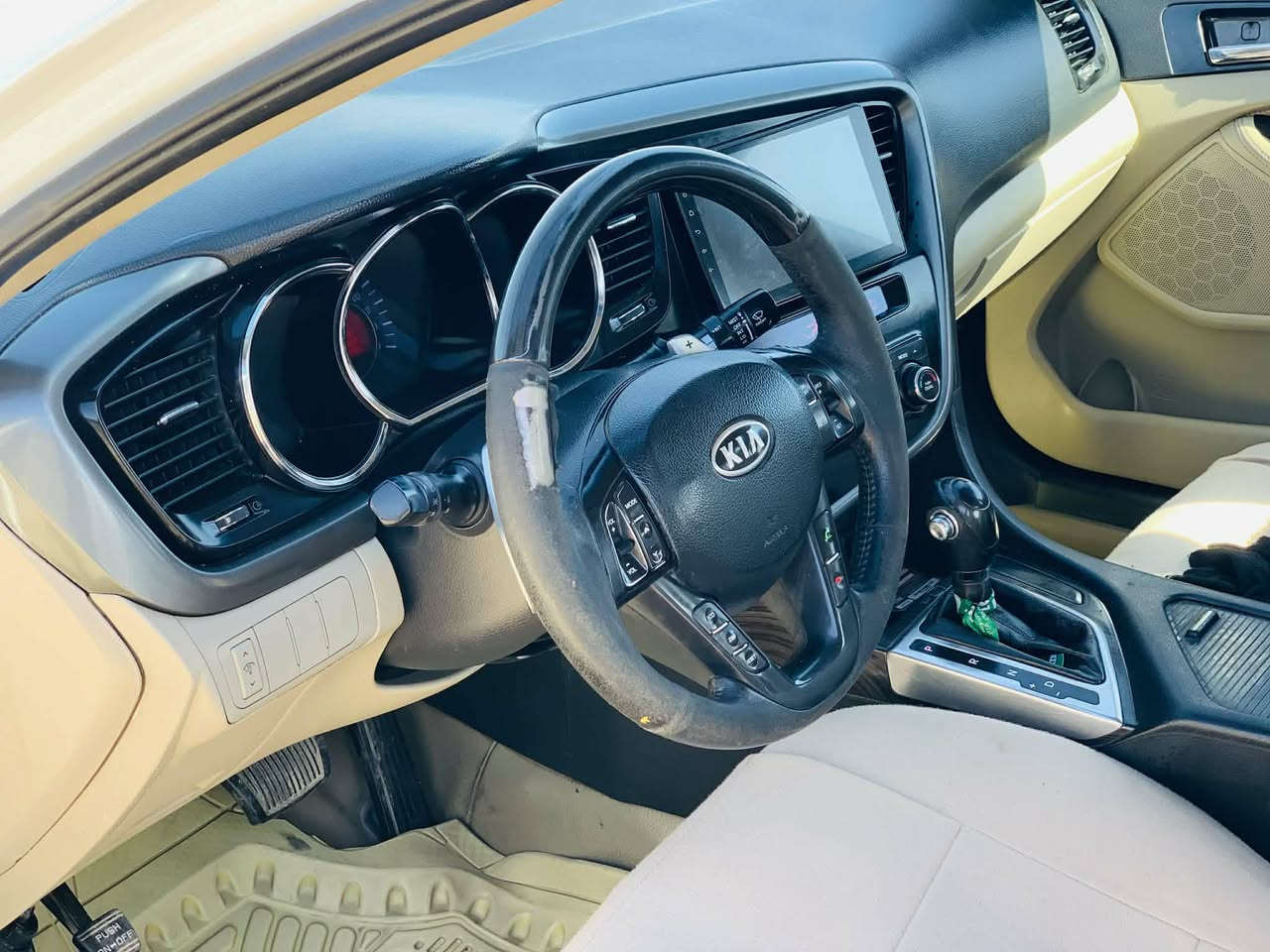 كيا اوبتيما 13 رقم ذي قار تحويل سنويه وارد خليجي مكفوله من الضربه وتبديل وصبغ محرك 2400 مواصفات فول واحد على واحد مراوس وبيع حسب القناعه السعر 133 غير متواجد عالفيس استفسار عل رقم ***********
